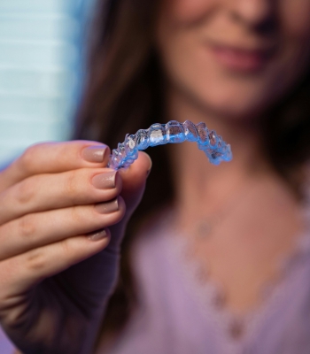 Cosmetic Dentistry Options for Adults with Busy Lifestyles 4 Clear Aligners Treatment